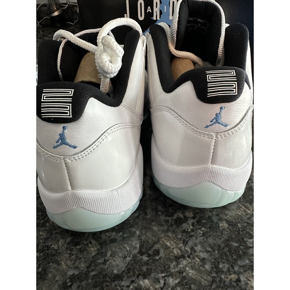 air jordan‎ 11 retro low cement grey. NWB Size 10 Men\'s main image 7